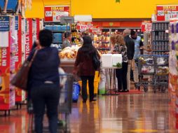 En el segundo trimestre del año las ventas de las tiendas de autoservicio se elevaron considerablemente. ARCHIVO /