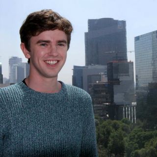 'Bates Motel' plantea una problemática universal: Freddie Highmore