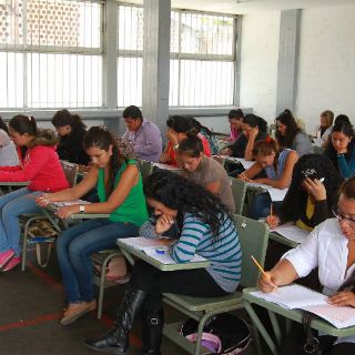 Tras prueba, más de la mitad de maestros no cumplen con perfil