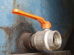 El Fiscal general,Luis Carlos Nájera, señala que 'mientas haya quién compre combustible robado habrá quien trate de lucrar con el mismo ARCHIVO /