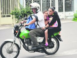 INCUMPLIMIENTO. Rebasar el límite de pasajeros es una de las principales infracciones cometidas.  /