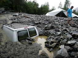 En Forest Falls alrededor de 500 niños y adultos fueron rescatados cuando asistían a un campamento religioso. AP /