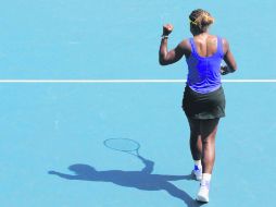 Williams ganó el domingo el torneo de Stanford y sigue al frente del ranking mundial del tenis femenino. AFP /