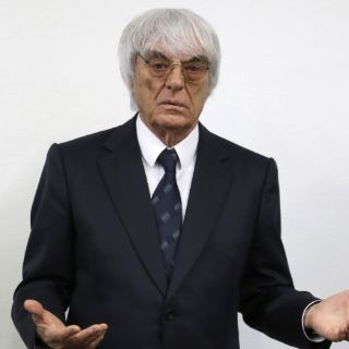 Archivan juicio a Ecclestone a cambio de multa