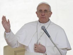 El Papa Francisco advierte que ''cuando no se adora a Dios, se adoran otras cosas''. ARCHIVO /