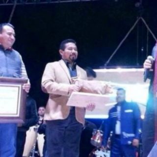 Edil de Hidalgo entrega llaves de la ciudad a 'El Komander'