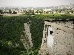 Miles de toneladas de escombro que resulten de las excavaciones de la Línea Tres del Tren Ligero serían arrojadas al Hoyanco. ARCHIVO /