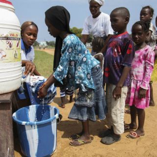 Asciende a 932 el número de muertos por ébola en África