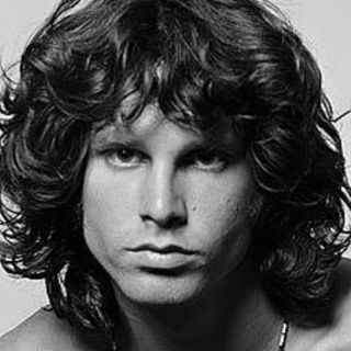 Faithfull revela que su ex novio mató a Jim Morrison por accidente