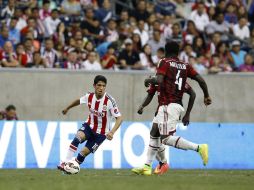 Ángel Reyna entró de cambio ante el Milán pero no pesó en el ataque. EFE /