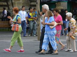 Para un buen retiro, también es esencial cuidar de las relaciones amistosas y familiares. ARCHIVO /