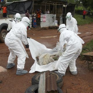 Se registran protestas en Liberia por cadáveres con ébola