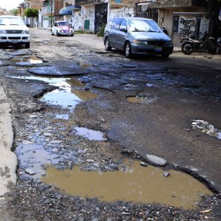 Tlaquepaque promete colector a vecinos de la calle Tamiahua