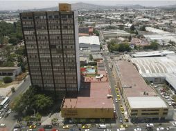 Un huésped del hotel descubre el cuerpo desde la ventana de su habitación y avisa a la recepción. ARCHIVO /