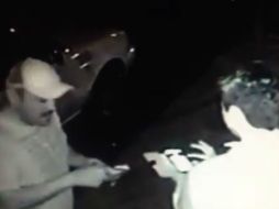 El hecho fue grabado en una cámara de seguridad particular. ESPECIAL /