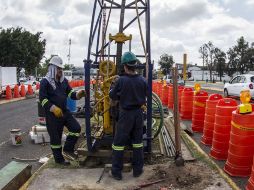 Camellón. El inicio de las obras de la nueva línea de tren, en Juan Pablo II y Pino Suárez.  /