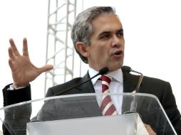 Mancera agrega que los 80 pesos diarios de salario mínimo no tienen que ser de inmediato y en todas las empresas. ARCHIVO /