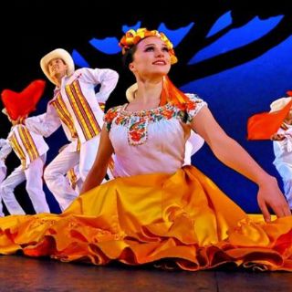Ballet de Amalia Hernández hace vibrar a público de California