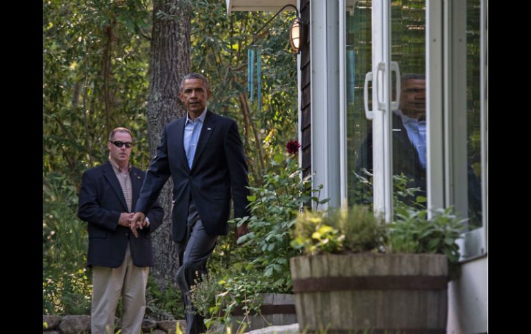 Obama da la declaración a la prensa desde su residencia de vacaciones en Martha’s Vineyard, Massachusetts. AFP /