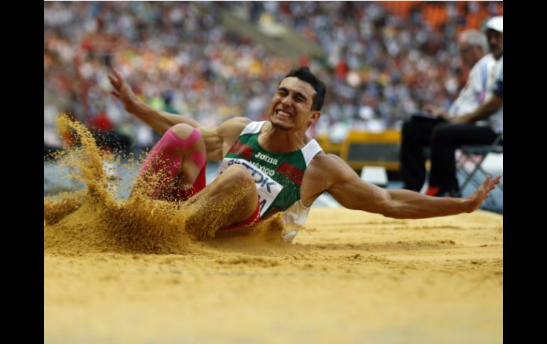 El mexicano confía en que pueda terminar el año entre los diez primeros saltadores de longitud. ARCHIVO /