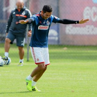 Israel Castro pide a Chivas levantar la cara