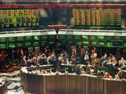 Wal-Mart, Televisa y Alfa apoyaron el crecimiento en la jornada. ARCHIVO /