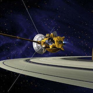 Captan nubes en mar de luna de Saturno