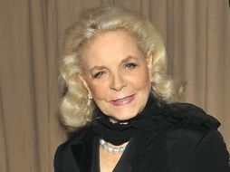 Bacall comenzó su carrera de la mano del director Howard Hawks, al lado de Humphrey Bogart. ESPECIAL /