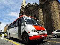 Estiman que existen en el Estado alrededor de cinco mil 200 unidades de transporte público. ARCHIVO /