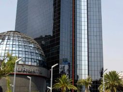 El peso se coloca entre las divisas menos apreciadas debido a la elevada integración económica entre México y Estados Unidos. ARCHIVO /