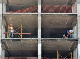 Sólo tres proyectos de departamentos tipo vertical, de trece, han cumplido con los requisitos; asegura el alcalde tapatío. ARCHIVO /