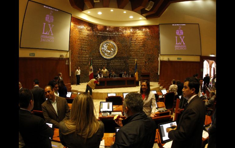 Después de varios minutos de discusión, diputados del PAN y del PRD se enfrascaron en una serie de acusaciones. ARCHIVO /