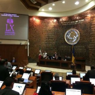 Diputados aprueban más plazas al Ejecutivo