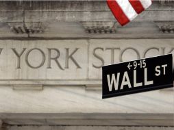 La Bolsa de Valores de Nueva York inició la jornada con ganancias, para finalizar una semana marcada por altibajos. ARCHIVO /