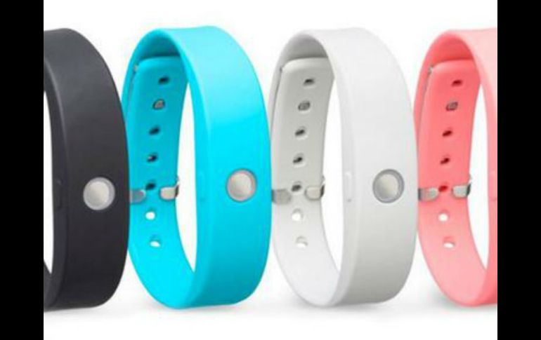 La pulsera estará disponible en cuatro colores: negro, gris, rosa y azul. Foto: @agadget. ESPECIAL /