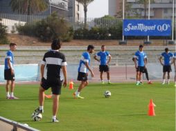 A la jornada asiste el defensa Miguel Torres, de reciente incorporación al cuadro. Foto: @MalagaCF. ESPECIAL /