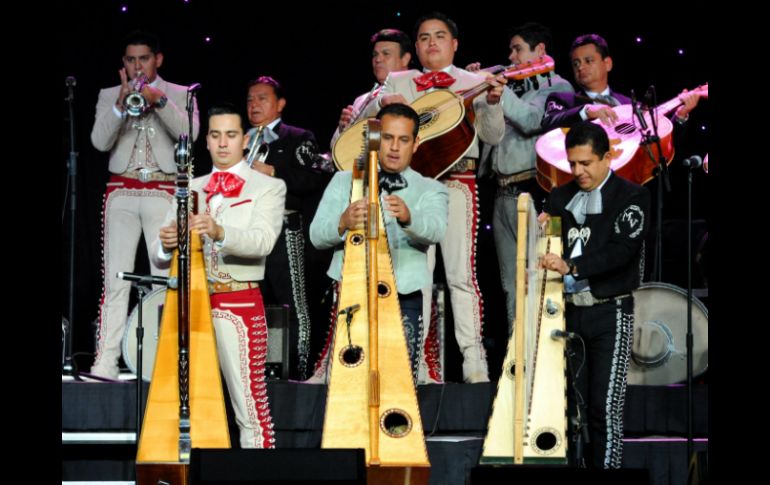 Están planeadas celebraciones artísticas de gran nivel, como Fernando de la Mora, el mariachi Sol de México y Ceci Bastida. ARCHIVO /