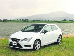 Por dentro, la tecnología y el espacio es la mejor oferta del León Cupra.  /