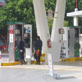 Gasolineras operan con normalidad en la ciudad de Oaxaca