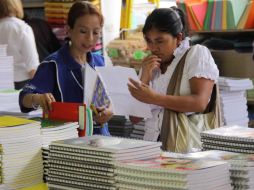 La Profeco ofrece un comparativo de precios de artículos escolares, para que los padres conozcan las mejores ofertas. ARCHIVO /