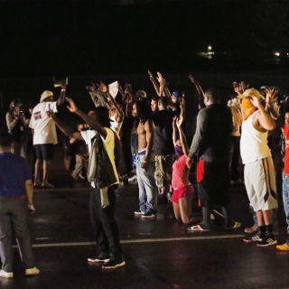 Imponen toque de queda en Ferguson, Missouri