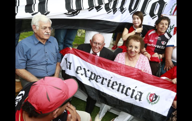 Aseguran que la Vieja Guardia es una agrupación de amigos, rojinegros de corazón.  /