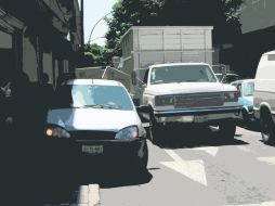 Por la calle que usted circule, la negligencia y la torpeza en el uso del auto es notable.  /