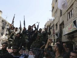 El ejército sirio dirige su fuego al Estado Islámico desde que los yihadistas declararon un 'celifato' en su territorio. EFE /