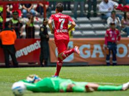 El uruguayo Pablo Velázquez es el responsable de dos tantos de los Diablos Rojos. MEXSPORT /