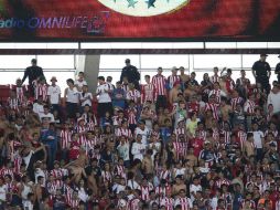 El operativo de seguridad arroja, al momento, 37 detenidos en el Omnilife. MEXSPORT /