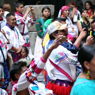 Indígenas disfrutan de ópera en lengua náhuatl