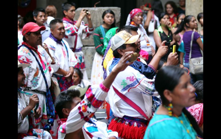 Los presentes se mostraron entusiasmados y divertidos  durante más de una hora de presentación. ARCHIVO /