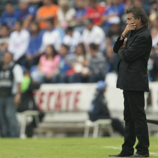 Romano sigue con Puebla, pero directiva ya busca relevo