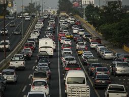 Imagen de congestionamiento vial durante la mañana de este lunes.  /